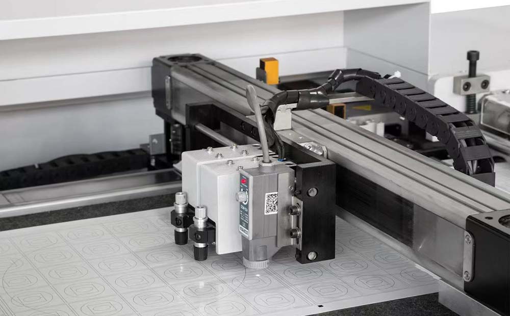 DIGITAL LABEL DIE CUTTING MACHINE