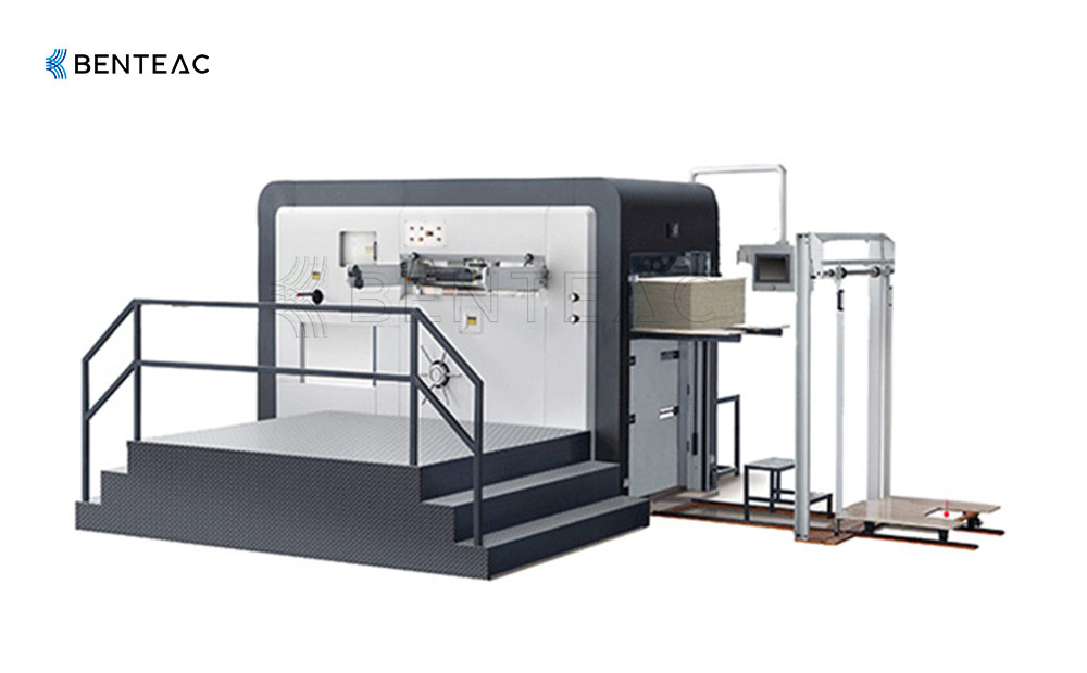 Computer hot stamping die cutting machine dual purpose machine - China hot stamping technology development status